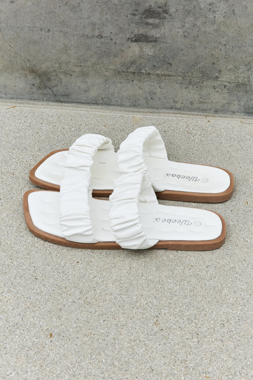 White Double Strap Scrunch | Sandal