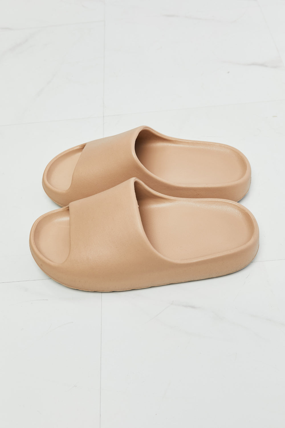 Comfort Cloud Beige | Slides