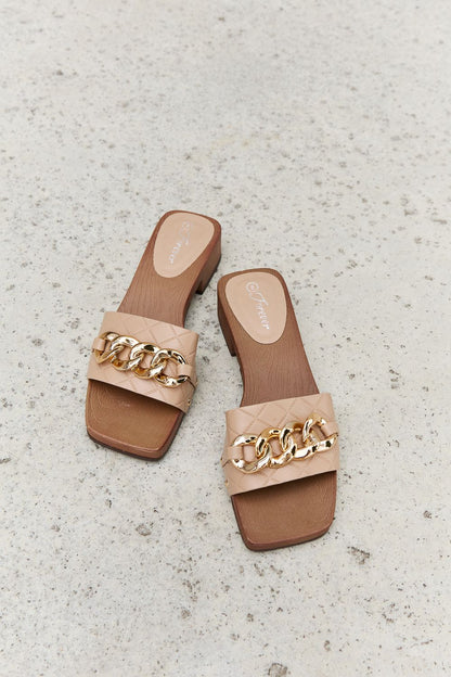 Square Toe Chain Clog | Sandal in Tan