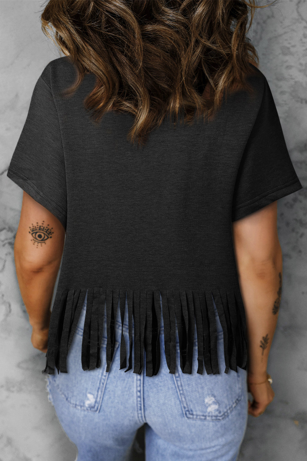 V-Neck Fringe Hem | T-Shirt