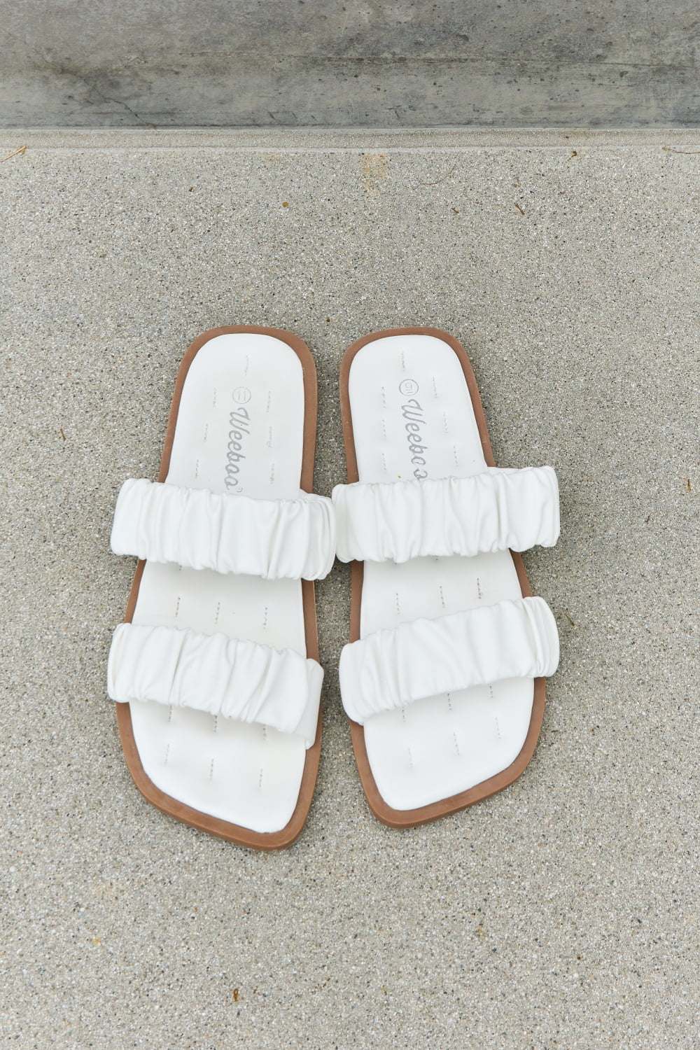 White Double Strap Scrunch | Sandal
