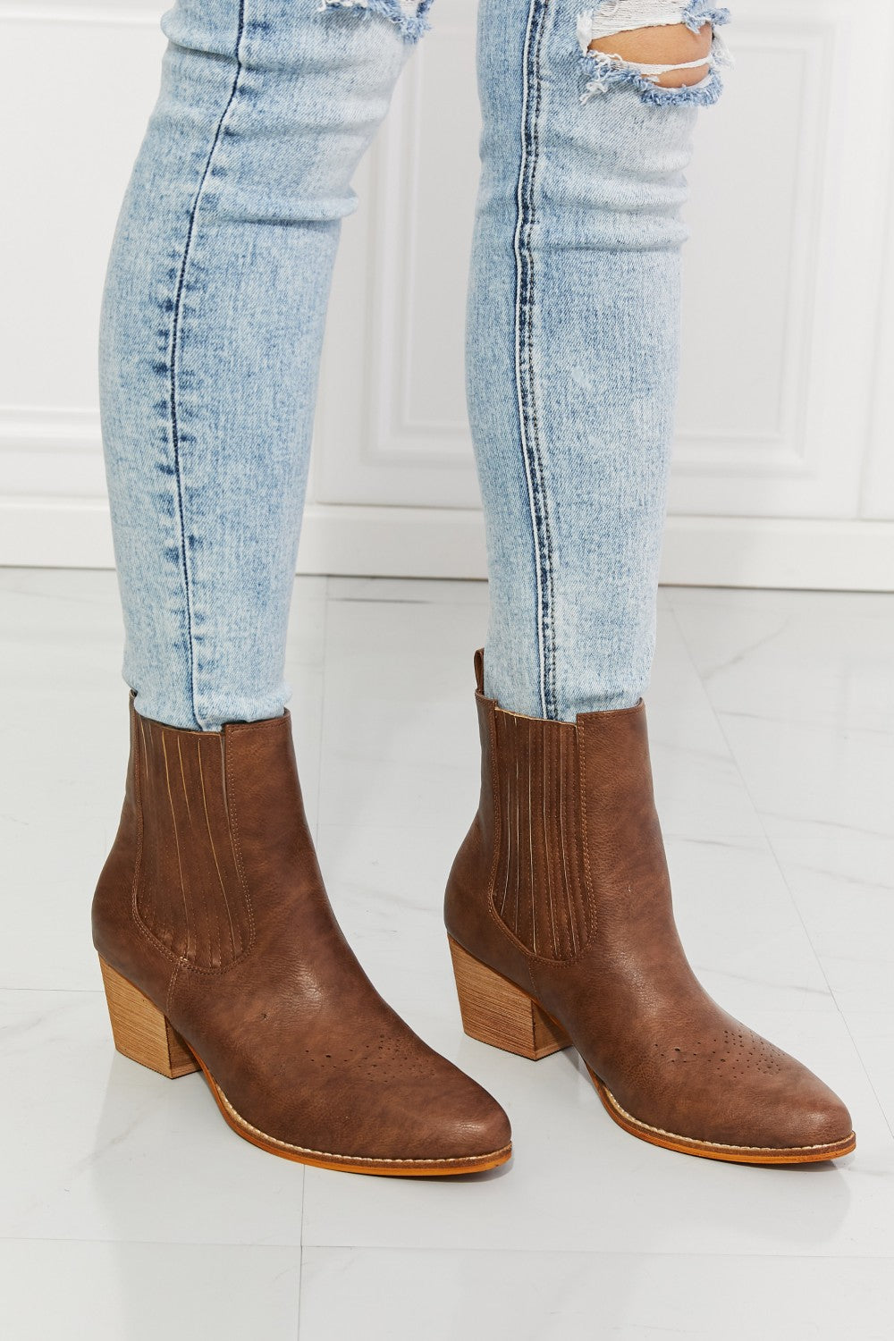 Stacked Heel Chelsea in Chestnut | Boot