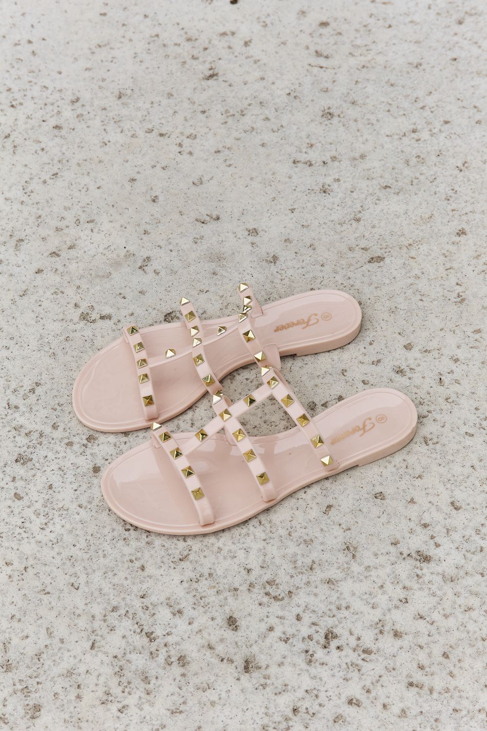 Studded Cage Strap Jelly | Sandal