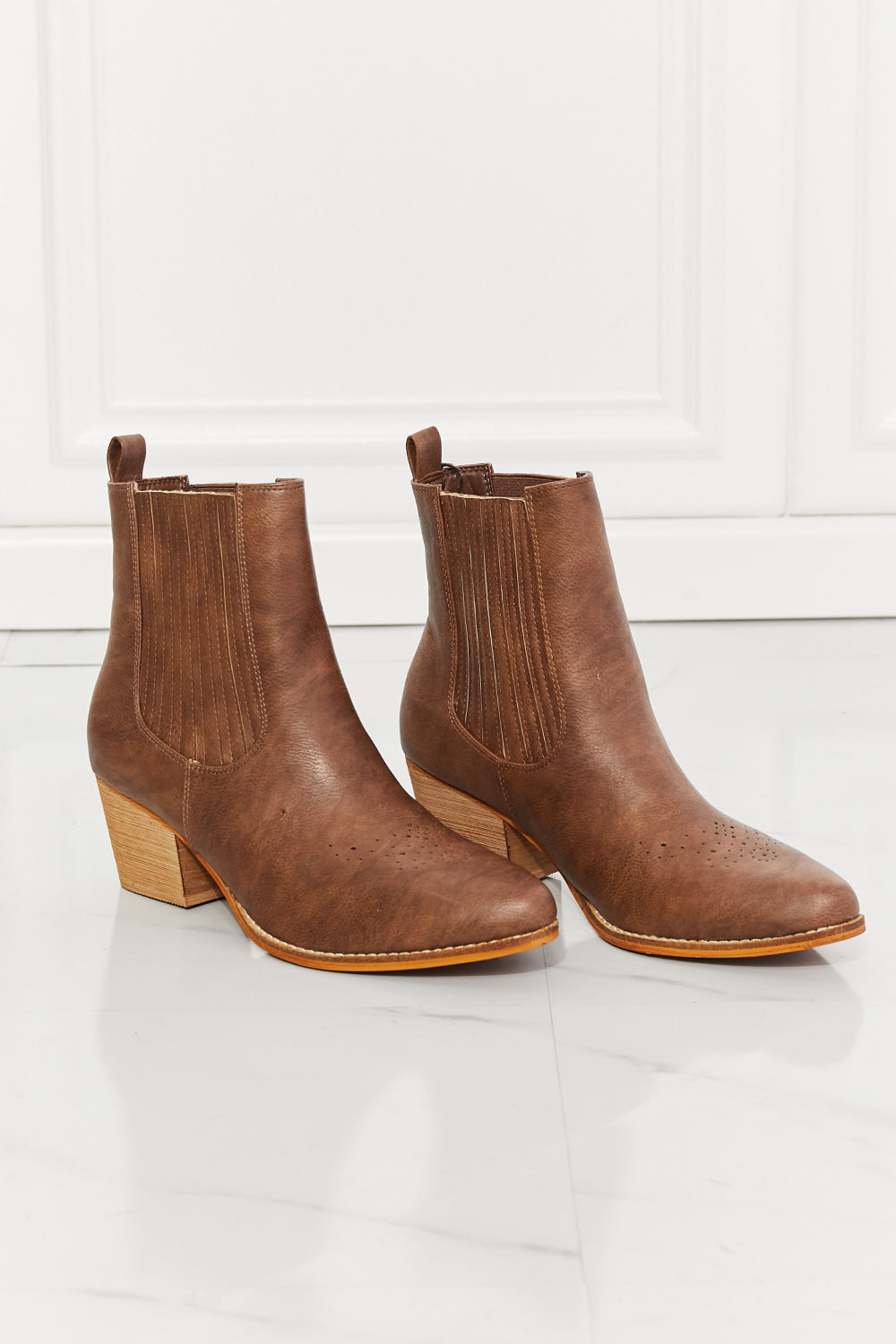 Stacked Heel Chelsea in Chestnut | Boot