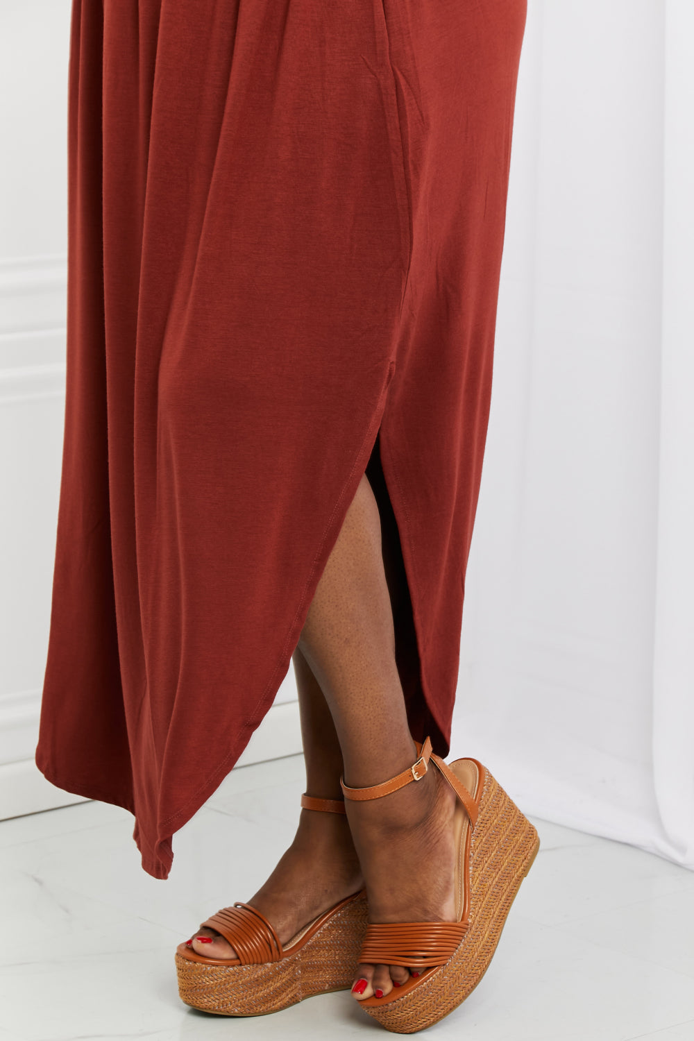 Side Scoop Scrunch in Dark Rust | Skirt