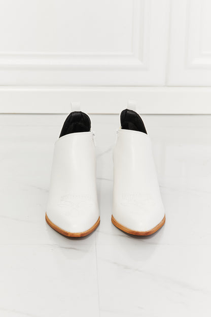 Embroidered Crossover Cowboy White | Bootie