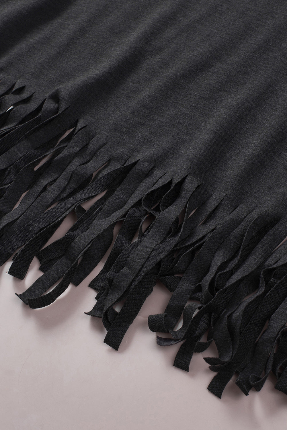 V-Neck Fringe Hem | T-Shirt