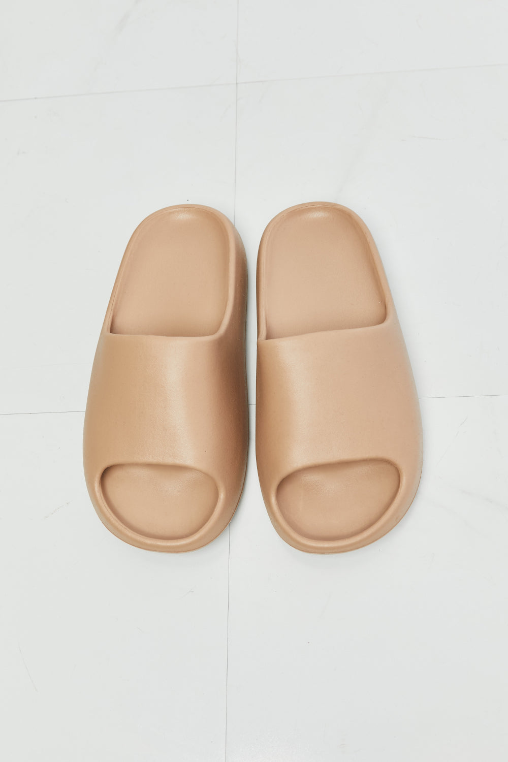 Comfort Cloud Beige | Slides