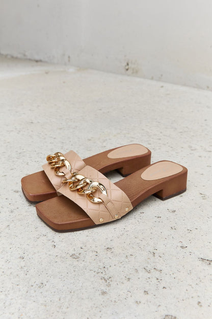 Square Toe Chain Clog | Sandal in Tan