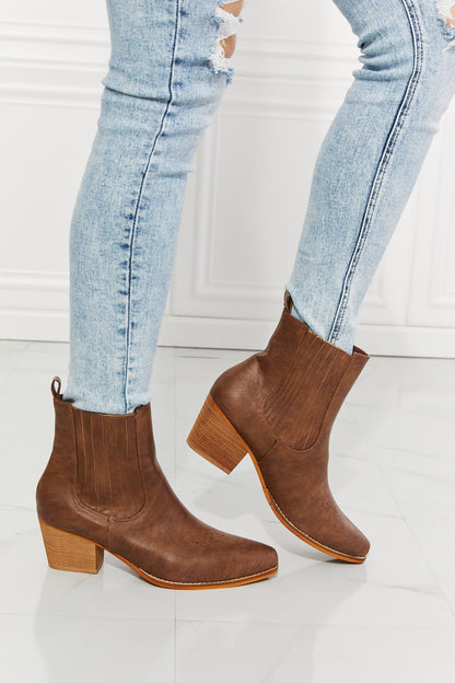 Stacked Heel Chelsea in Chestnut | Boot
