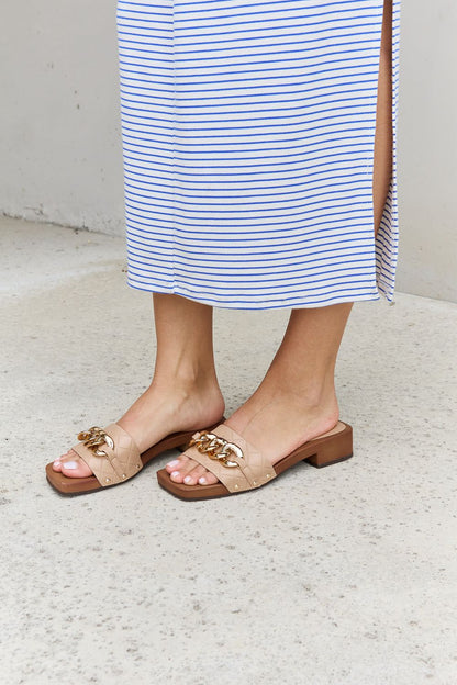 Square Toe Chain Clog | Sandal in Tan