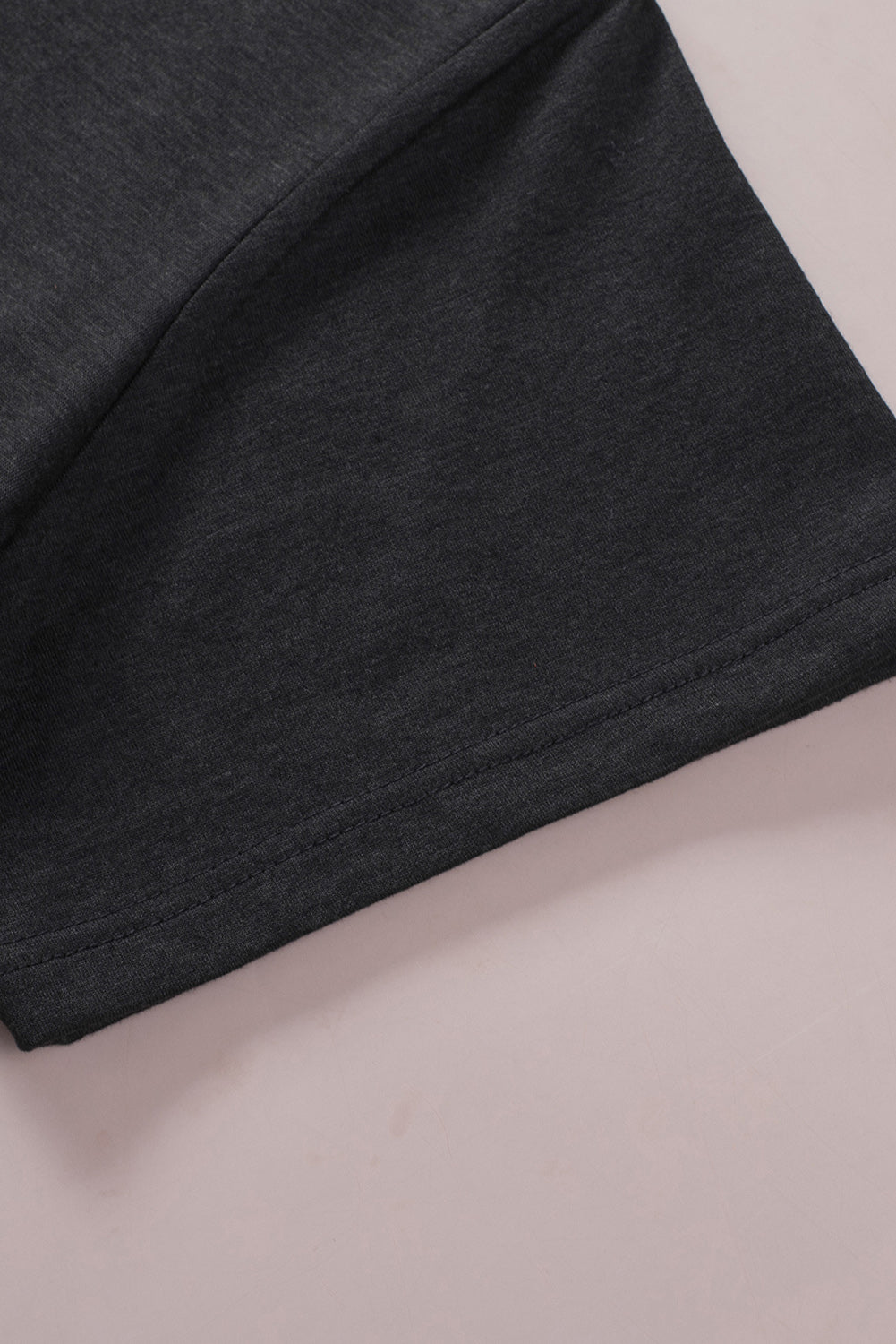 V-Neck Fringe Hem | T-Shirt