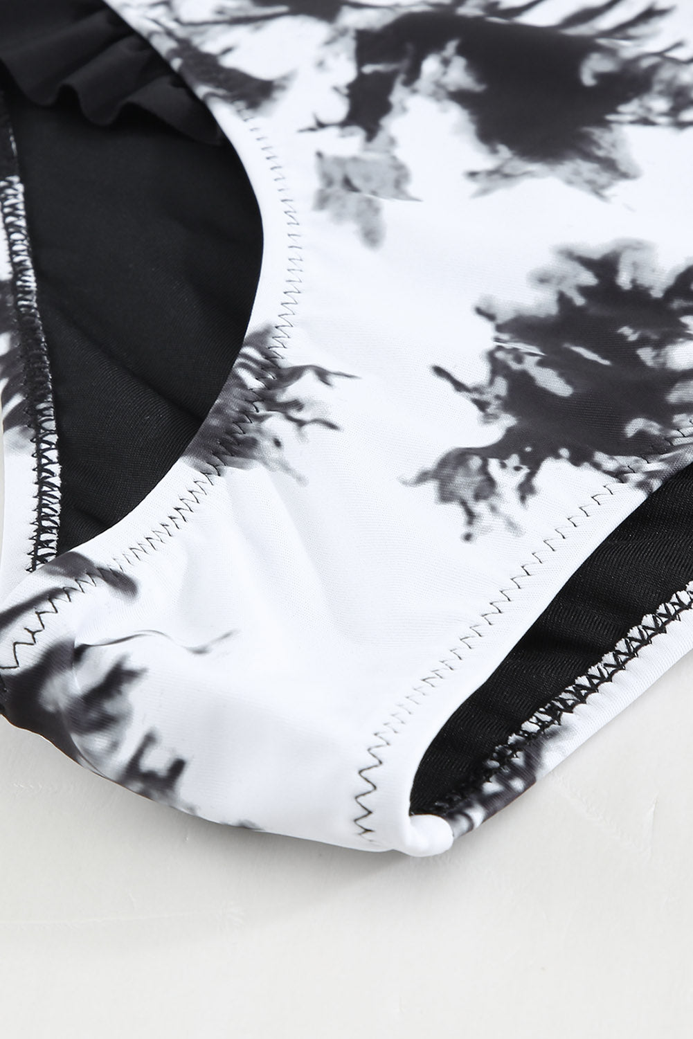 Two-Tone Crisscross Frill Trim | Two-Piece Swimsuit