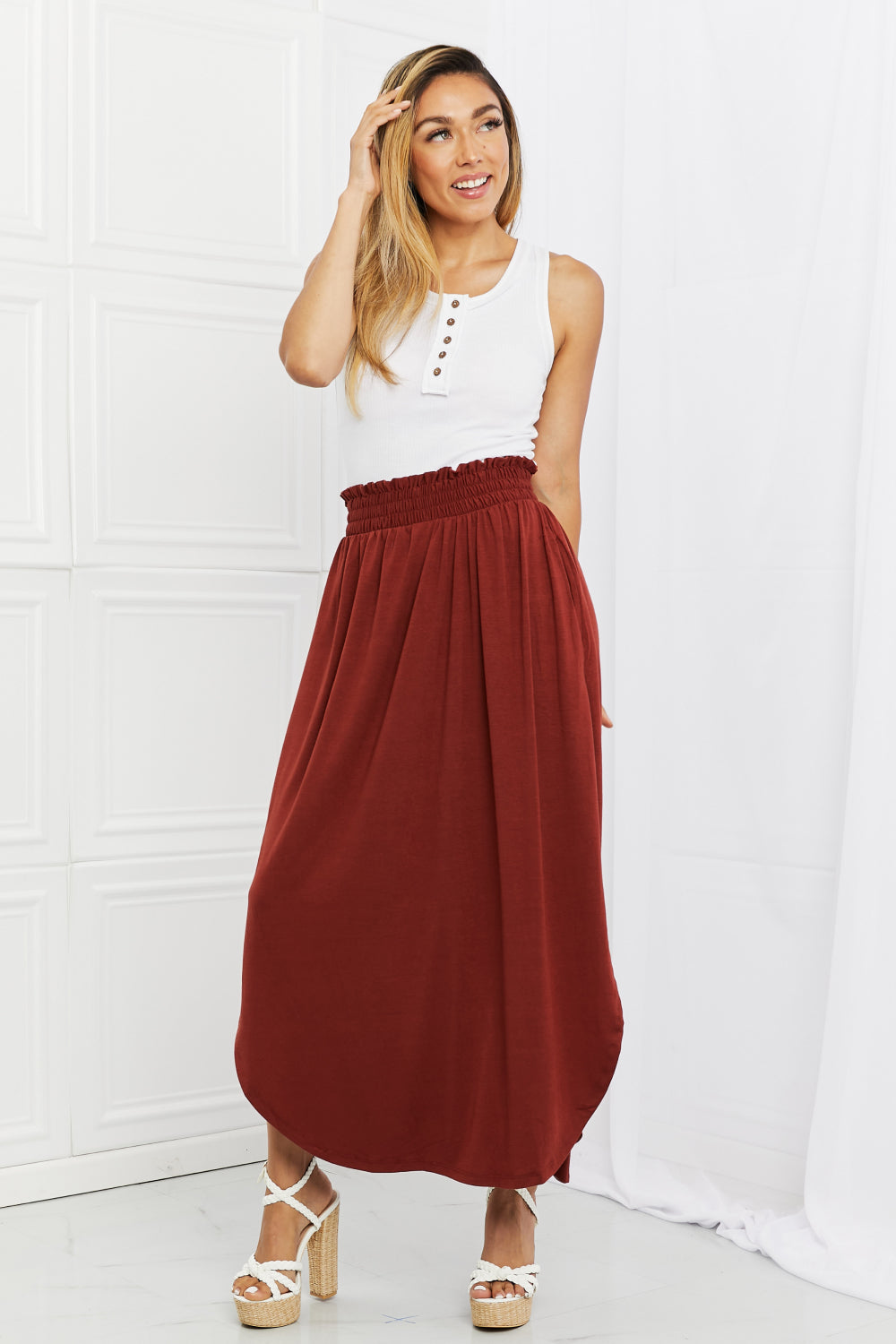 Side Scoop Scrunch in Dark Rust | Skirt
