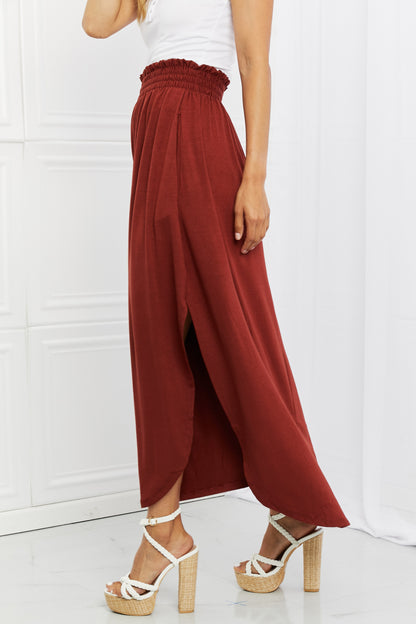 Side Scoop Scrunch in Dark Rust | Skirt