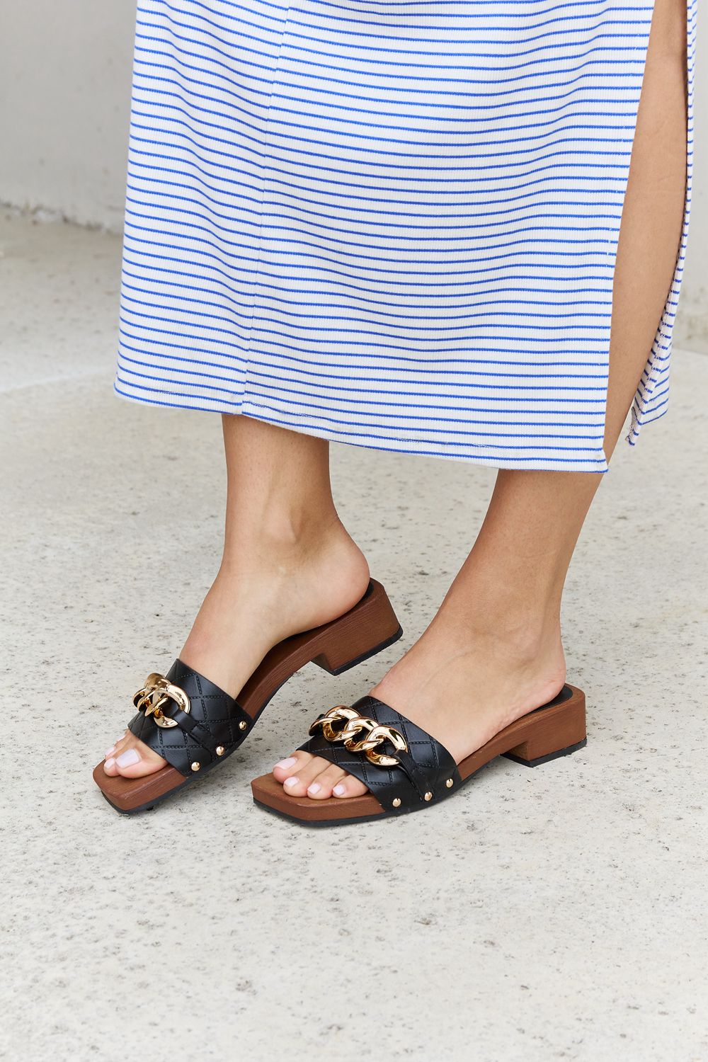 Square Toe Chain Clog | Sandal in Black