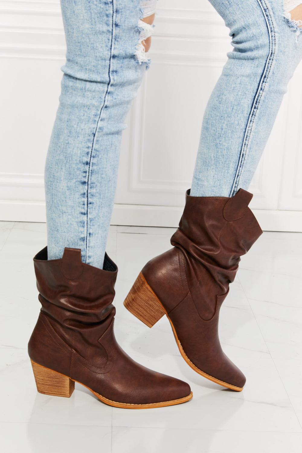 Scrunch Cowboy in Brown | Boots