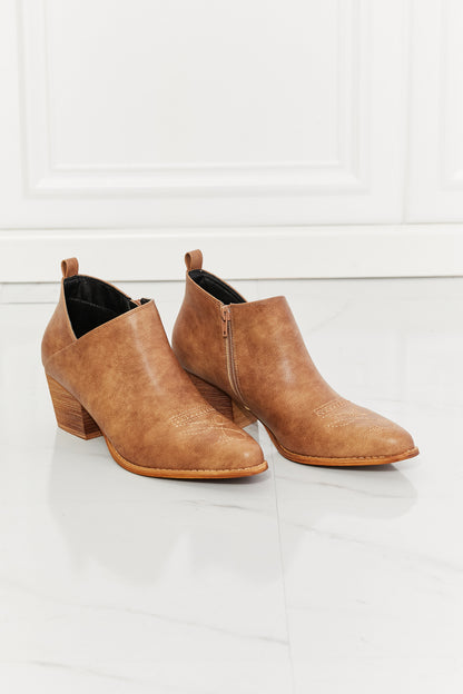 Embroidered Crossover Cowboy Caramel | Bootie