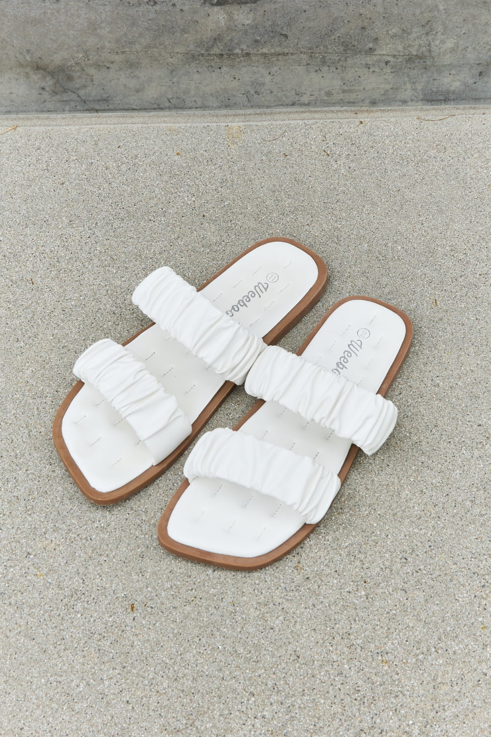 White Double Strap Scrunch | Sandal