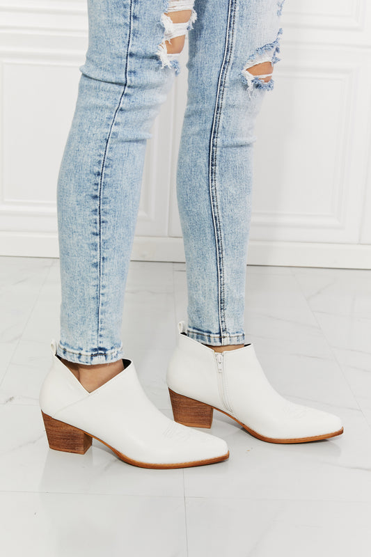 Embroidered Crossover Cowboy White | Bootie
