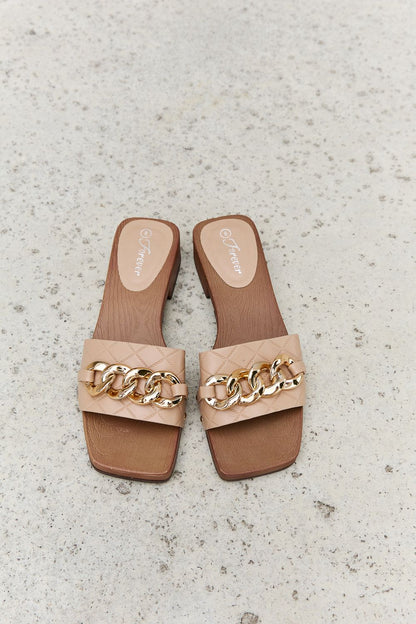 Square Toe Chain Clog | Sandal in Tan