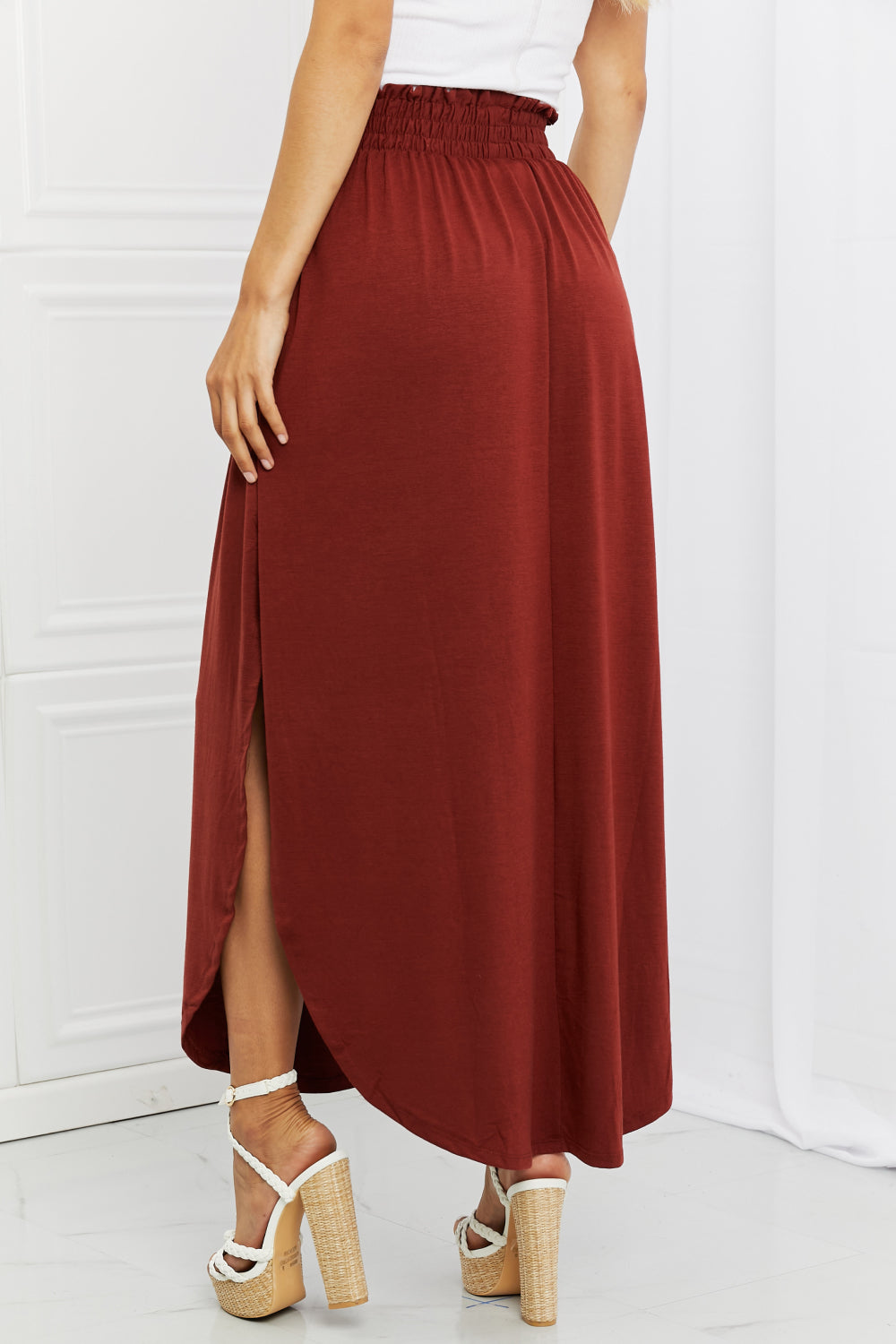 Side Scoop Scrunch in Dark Rust | Skirt